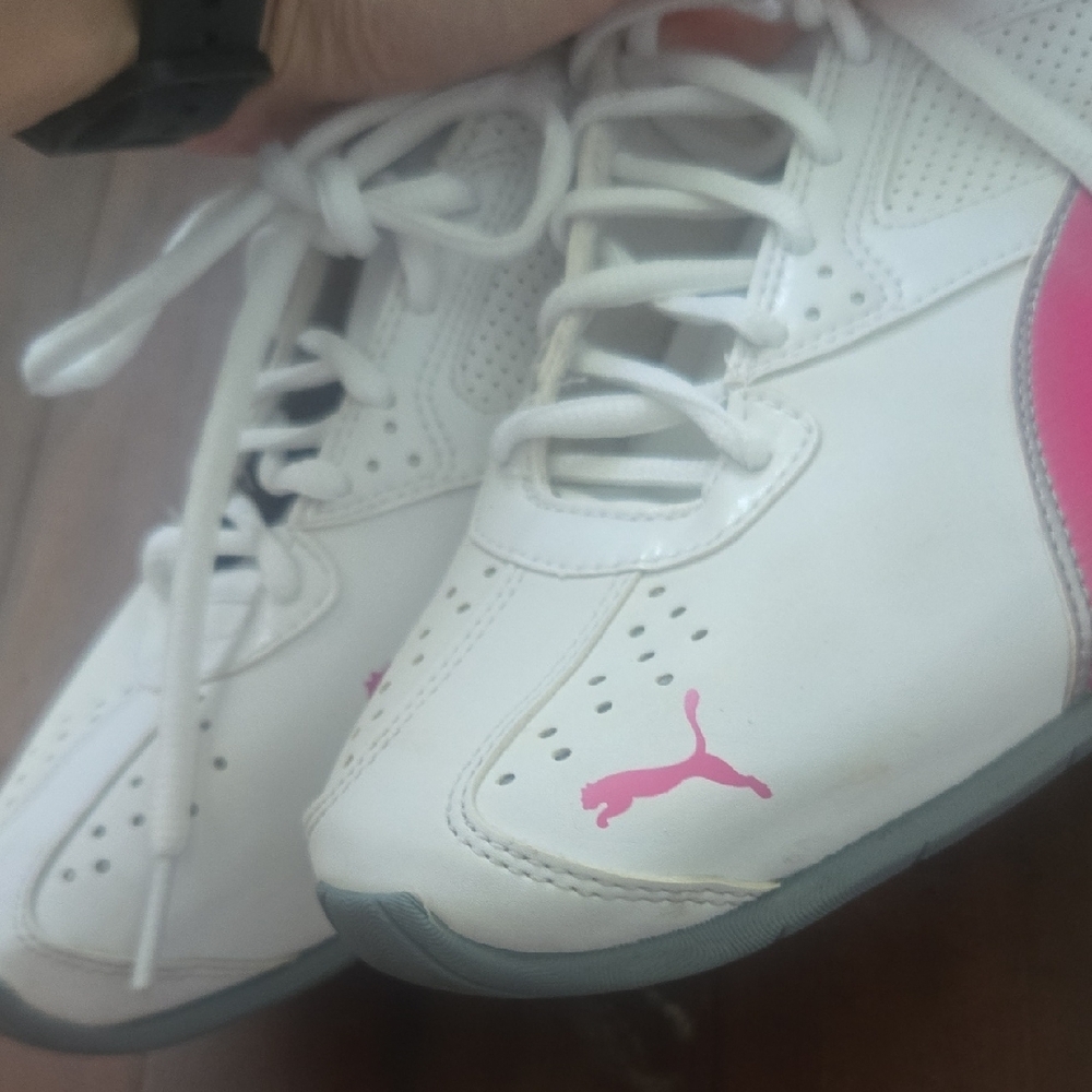 Puma White and Pink Athletic Shoes with Breathable Design - Picture 9 of 12
